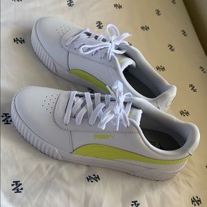 PUMA Women's Carina Sneaker